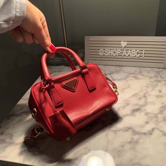 🛑SOLD 🛑Prada mini saffiano crossbody - Picture 2 of 8